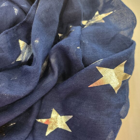NWT Americana Navy With Shining Silver Stars Lightweight Shear Circle Scarf - Picture 7 of 9